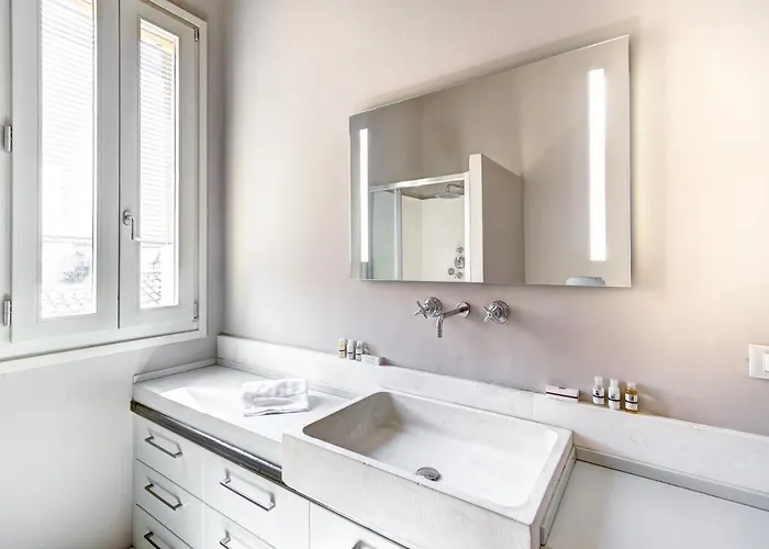 Dimora San Vitale Apartment